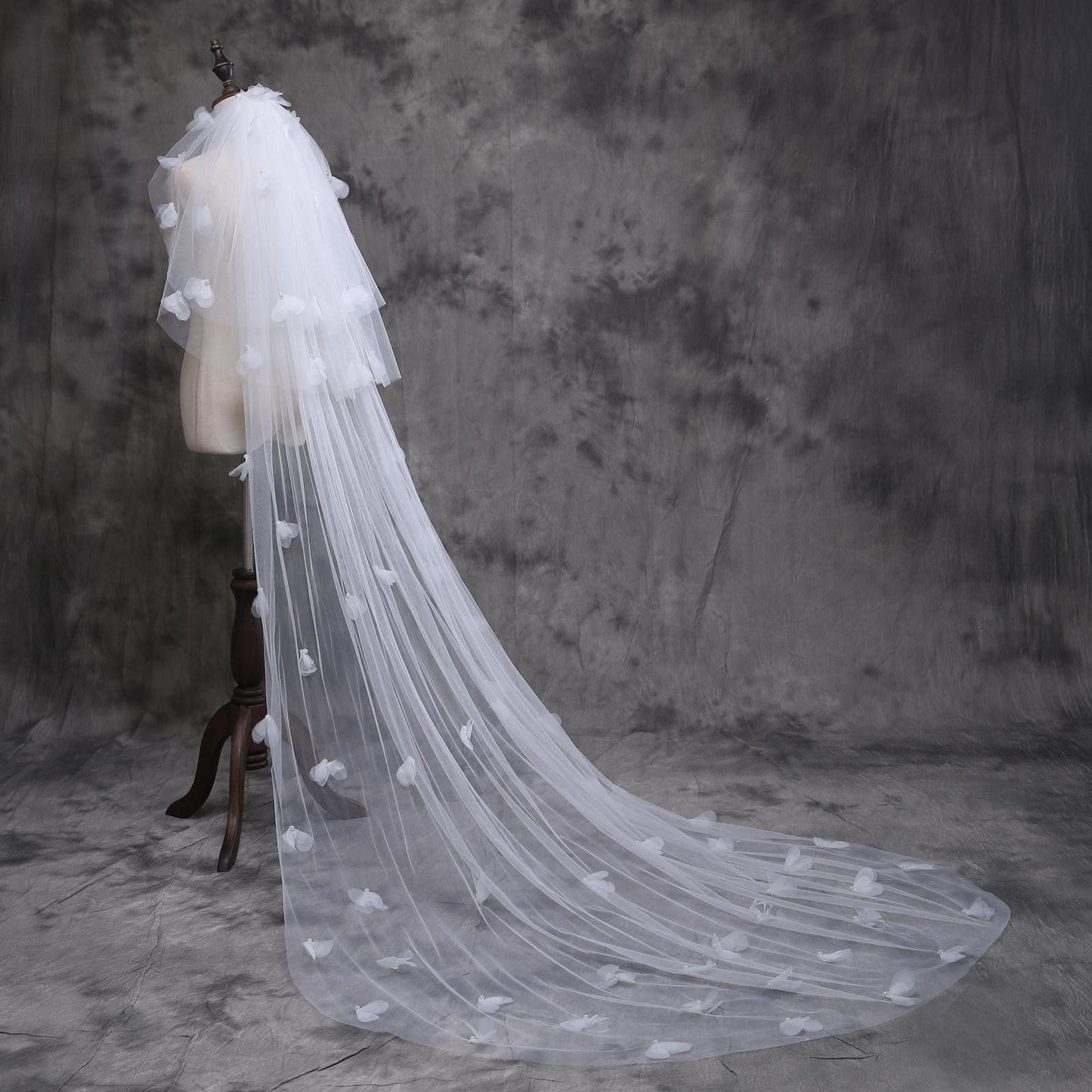 Elegant wedding veil - DAYANCA